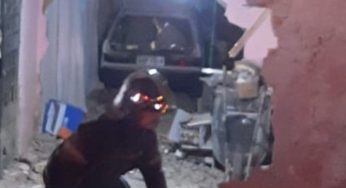 Urgente: Carro invade casa em Ponta Grossa e motorista fica ferido