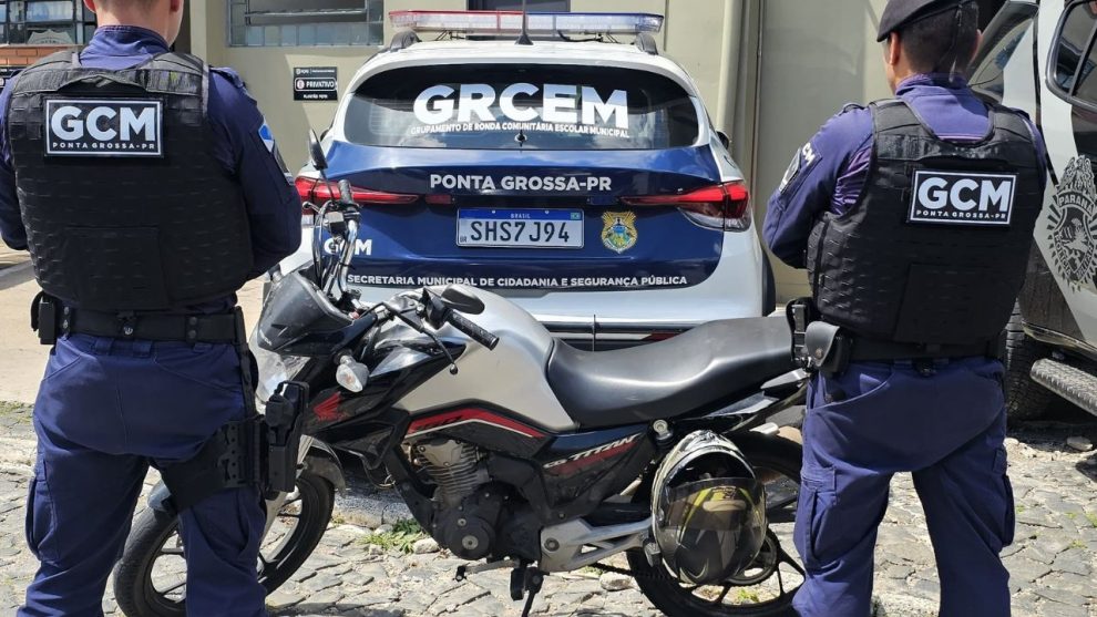 GCM apreende moto furtada em patrulhamento no bairro Uvaranas em PG Boca no Trombone GCM apreende moto furtada em patrulhamento no bairro Uvaranas em PG