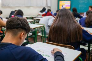 TCE-PR suspende programa parceiro da escola e exige estudos de viabilidade