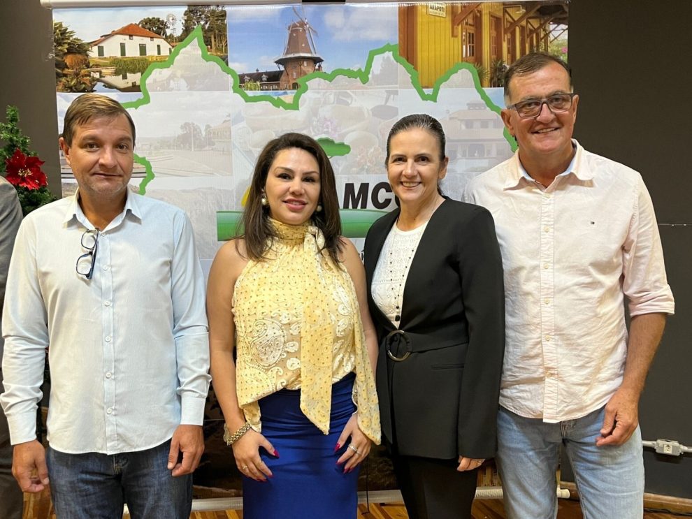 Dayane Sovinski tomará posse como presidente da AMCG neste mês de janeiro Boca no Trombone Dayane Sovinski tomará posse como presidente da AMCG neste mês de janeiro