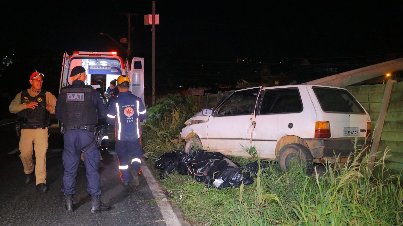 Motorista bate contra o poste e morre na PR-151 Boca no Trombone Motorista bate contra o poste e morre na PR-151