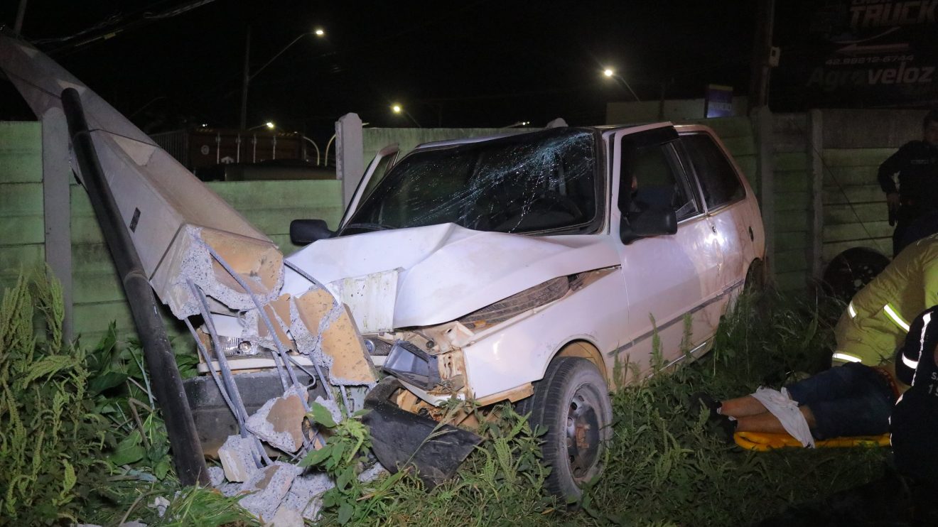 Motorista bate contra o poste e morre na PR-151 Boca no Trombone Motorista bate contra o poste e morre na PR-151