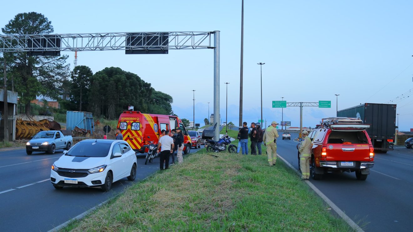 Colisão na Av. Souza Naves: Motociclista ferido e conduzido ao hospital em PG Boca no Trombone Colisão na Av. Souza Naves: Motociclista ferido e conduzido ao hospital em PG