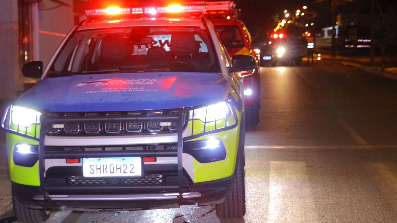 Carro invade casa em Ponta Grossa e motorista fica ferido Boca no Trombone Carro invade casa em Ponta Grossa e motorista fica ferido