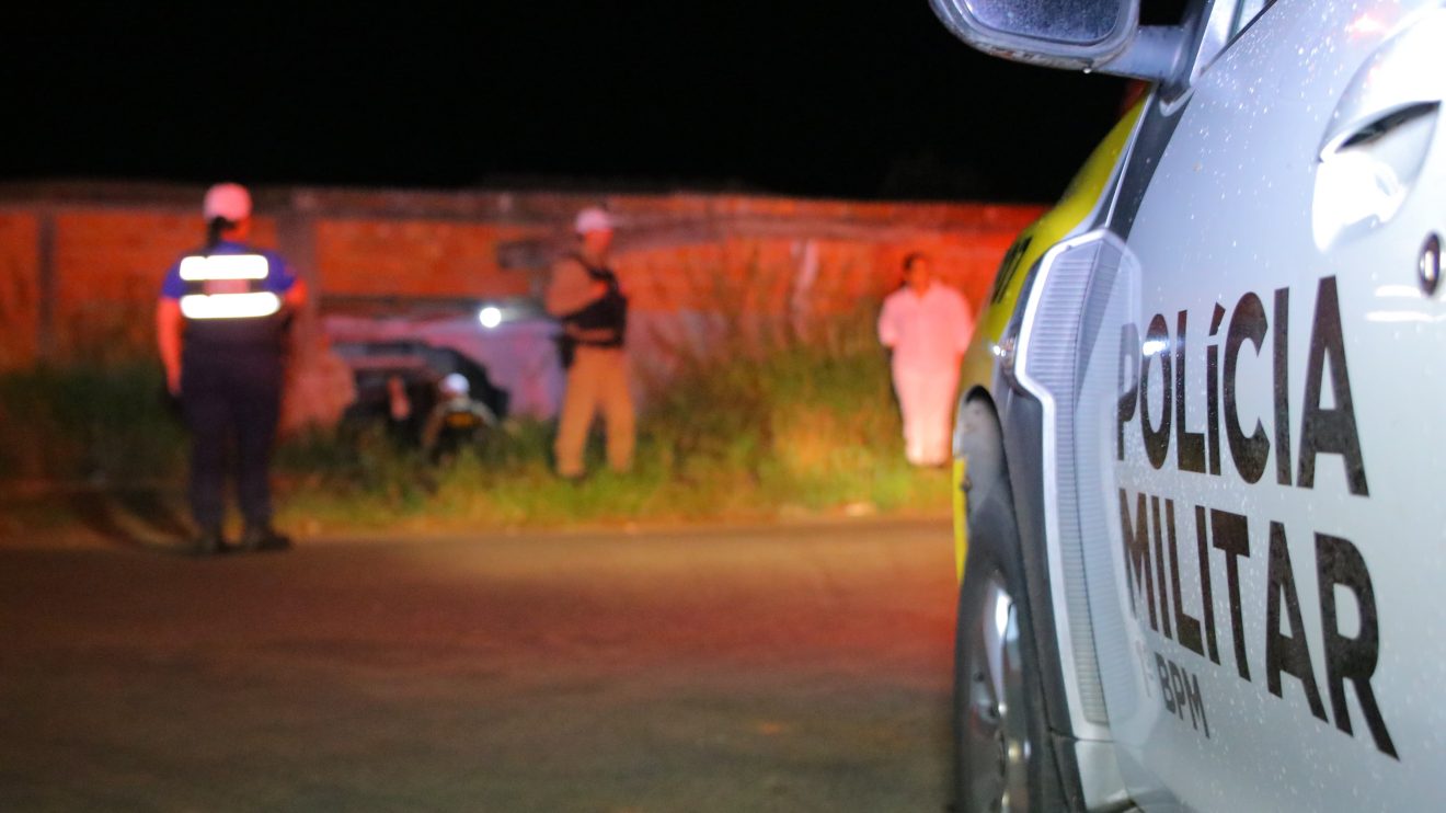 Carro invade casa em Ponta Grossa e motorista fica ferido Boca no Trombone Carro invade casa em Ponta Grossa e motorista fica ferido