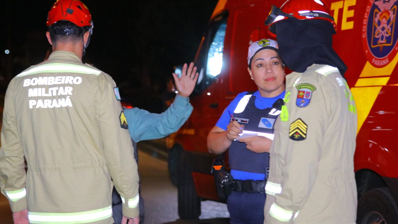 Carro invade casa em Ponta Grossa e motorista fica ferido Boca no Trombone Carro invade casa em Ponta Grossa e motorista fica ferido