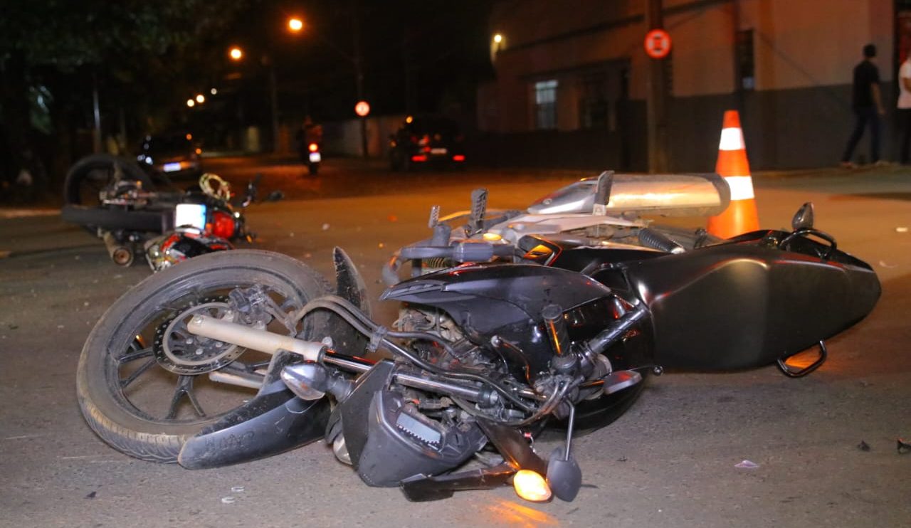 Colisão entre motos deixa feridos e mobiliza siate em Ponta Grossa Boca no Trombone Colisão entre motos deixa feridos e mobiliza siate em Ponta Grossa