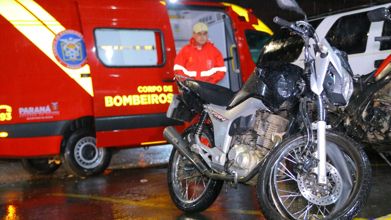 Jovem fica ferido após colisão entre motos em Ponta Grossa Boca no Trombone Jovem fica ferido após colisão entre motos em Ponta Grossa