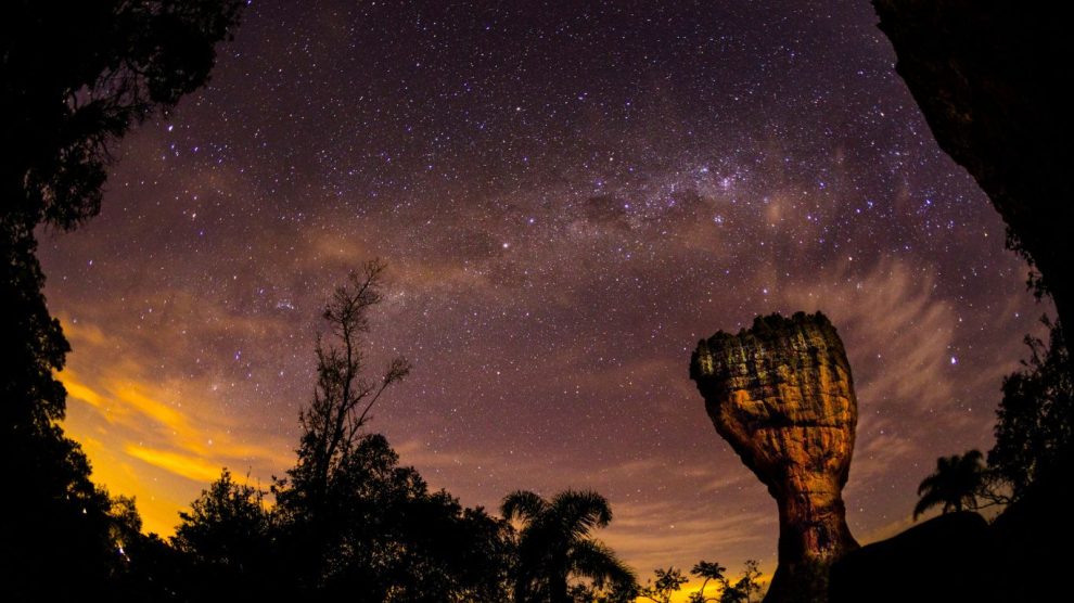 Parque Vila Velha promove Caminhada Noturna especial com alinhamento de sete planetas no dia 28 de fevereiro, sexta-feira