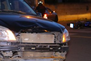 Motociclista fica ferido em colisão com carro na região da Palmeirinha em Ponta Grossa Boca no Trombone Motociclista fica ferido em colisão com carro na região da Palmeirinha em Ponta Grossa