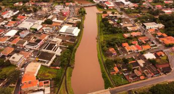 Fortes chuvas fazem nível de rio aumentar em Sengés