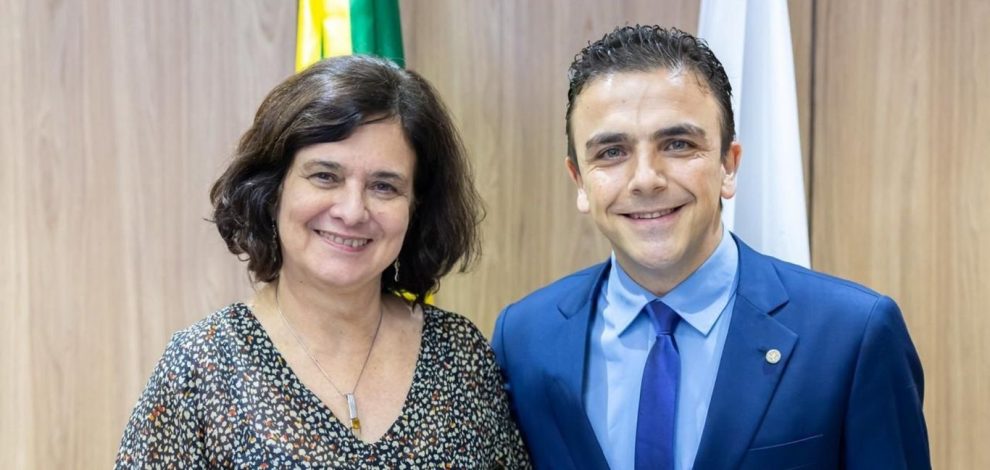 Aliel Machado agradece Nísia Trindade por sua gestão no Ministério da Saúde. Boca no Trombone Aliel Machado agradece Nísia Trindade por sua gestão no Ministério da Saúde.