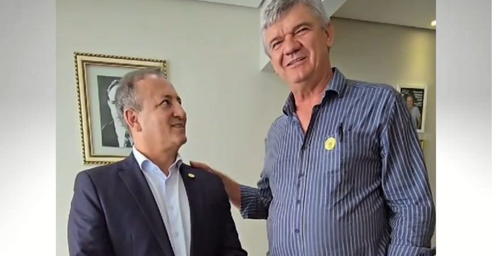 Prefeito de Jaguariaíva Apresenta Reivindicações ao Deputado Estadual Moacyr Fadel. Boca no Trombone Prefeito de Jaguariaíva Apresenta Reivindicações ao Deputado Estadual Moacyr Fadel.