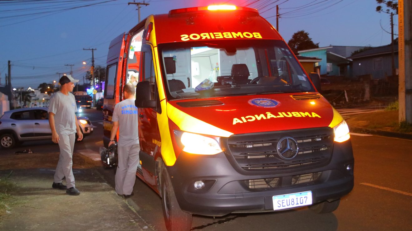 Motociclista fica ferido em colisão com carro na região da Palmeirinha em Ponta Grossa Boca no Trombone Motociclista fica ferido em colisão com carro na região da Palmeirinha em Ponta Grossa