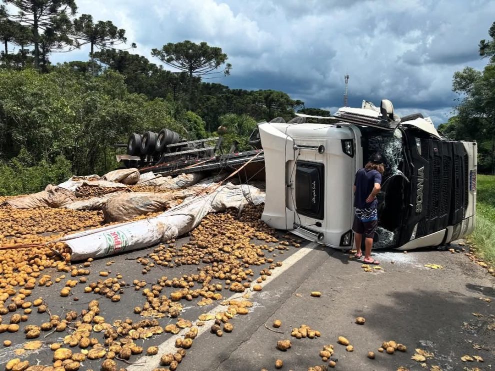 Grave acidente na BR-476 deixa um morto e outro ferido Boca no Trombone Grave acidente na BR-476 deixa um morto e outro ferido