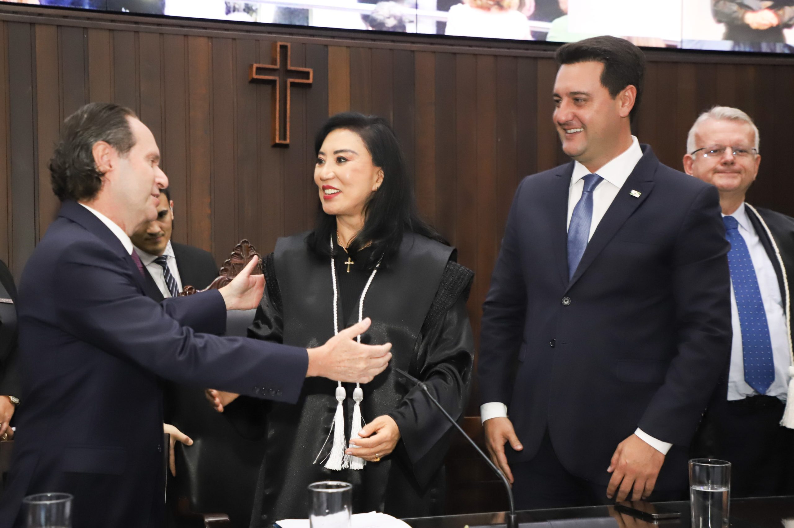 governador-_posse_novo_presidente_do_t_j__pr_-_03-02-25_189