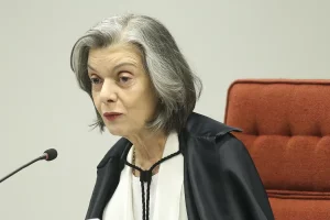 Cármen Lúcia mantém investigação contra Bolsonaro Boca no Trombone Cármen Lúcia mantém investigação contra Bolsonaro