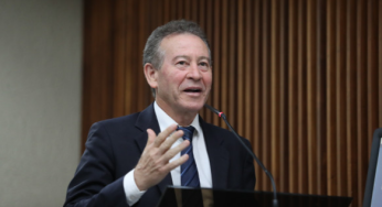 Deputado critica reposição salarial de professores no Paraná