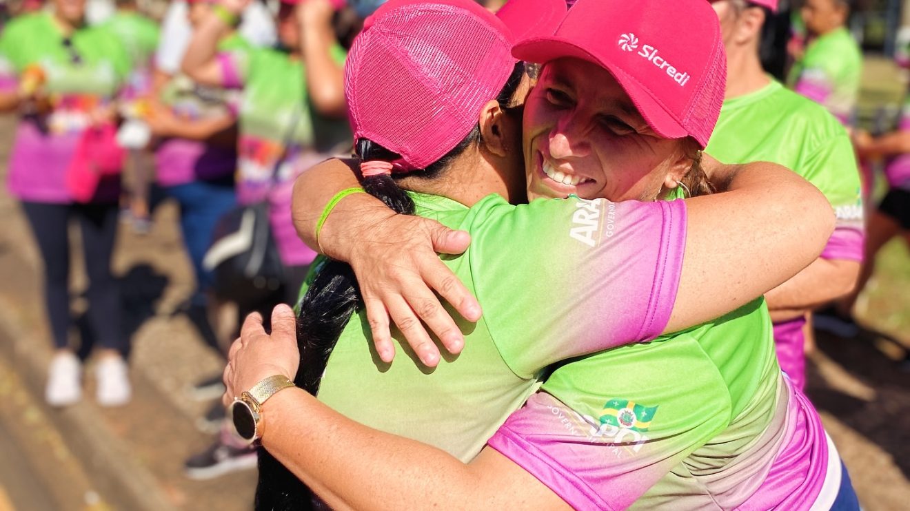 Caminhada do Dia da Mulher reúne centenas de participantes em Arapoti Boca no Trombone Caminhada do Dia da Mulher reúne centenas de participantes em Arapoti