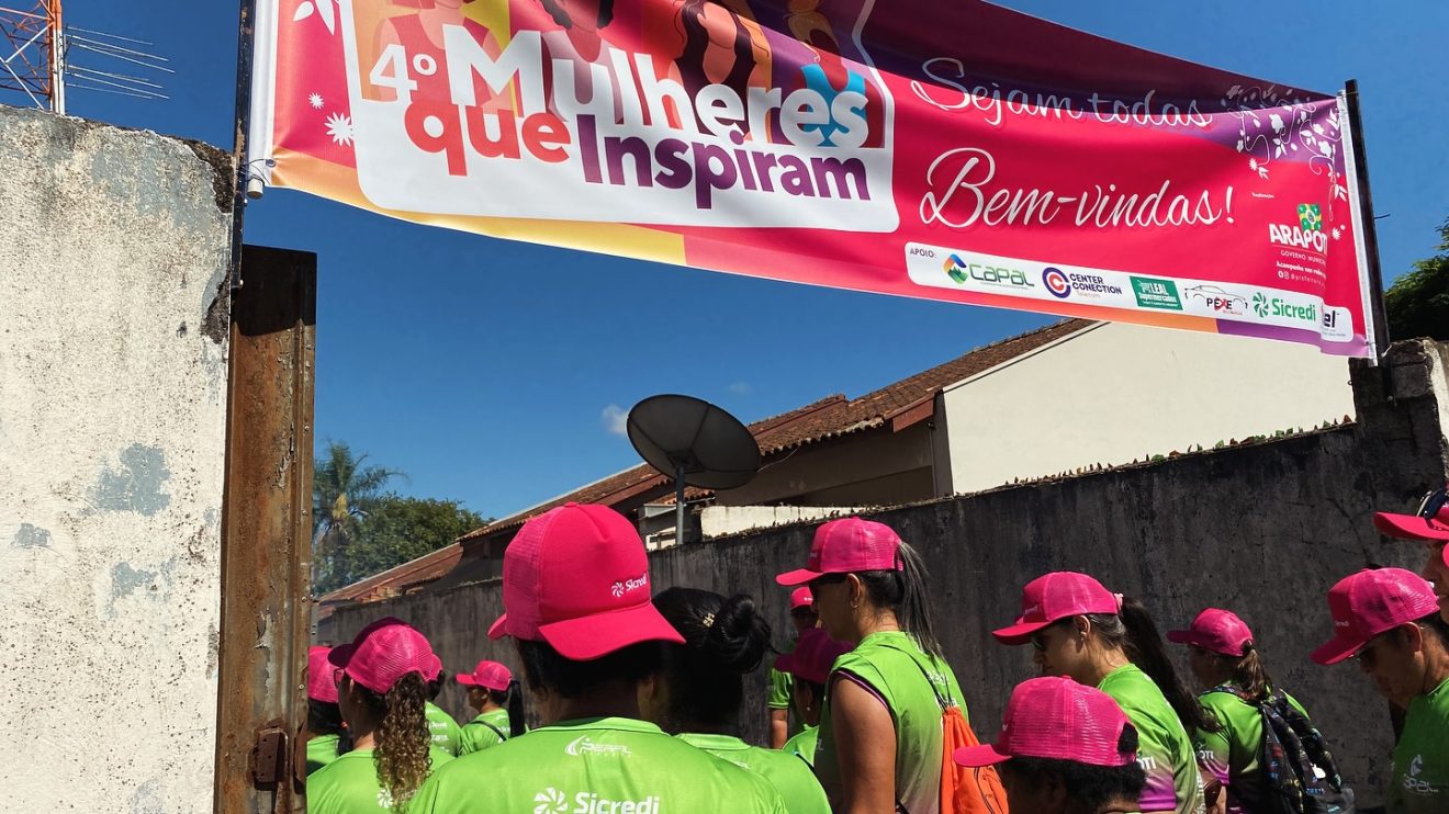 Caminhada do Dia da Mulher reúne centenas de participantes em Arapoti Boca no Trombone Caminhada do Dia da Mulher reúne centenas de participantes em Arapoti