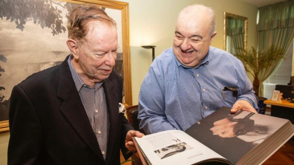 Evento em Ponta Grossa destaca o Paranismo com palestra de Rafael Greca e lançamento de livro. Boca no Trombone Evento em Ponta Grossa destaca o Paranismo com palestra de Rafael Greca e lançamento de livro.