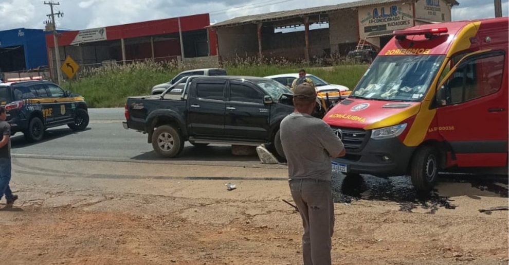 Colisão frontal na BR-373 deixa homem ferido em Ponta Grossa Boca no Trombone Colisão frontal na BR-373 deixa homem ferido em Ponta Grossa