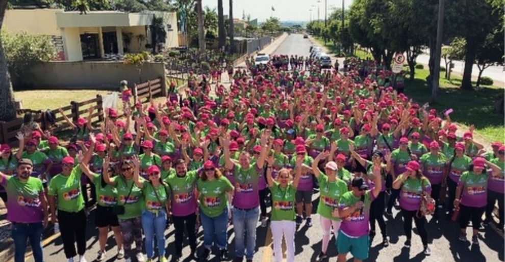 Caminhada do Dia da Mulher reúne centenas de participantes em Arapoti Boca no Trombone Caminhada do Dia da Mulher reúne centenas de participantes em Arapoti