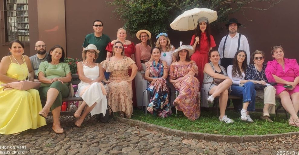 Sarau Cultural faz homenagem para as mulheres na 12ª Ação Poética em PG Boca no Trombone Sarau Cultural faz homenagem para as mulheres na 12ª Ação Poética em PG