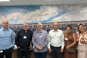 Prefeito de Palmeira garante presença de todos os prefeitos dos Campos Gerais em evento da Itaipu no mês de abril Boca no Trombone Prefeito de Palmeira garante presença de todos os prefeitos dos Campos Gerais em evento da Itaipu no mês de abril