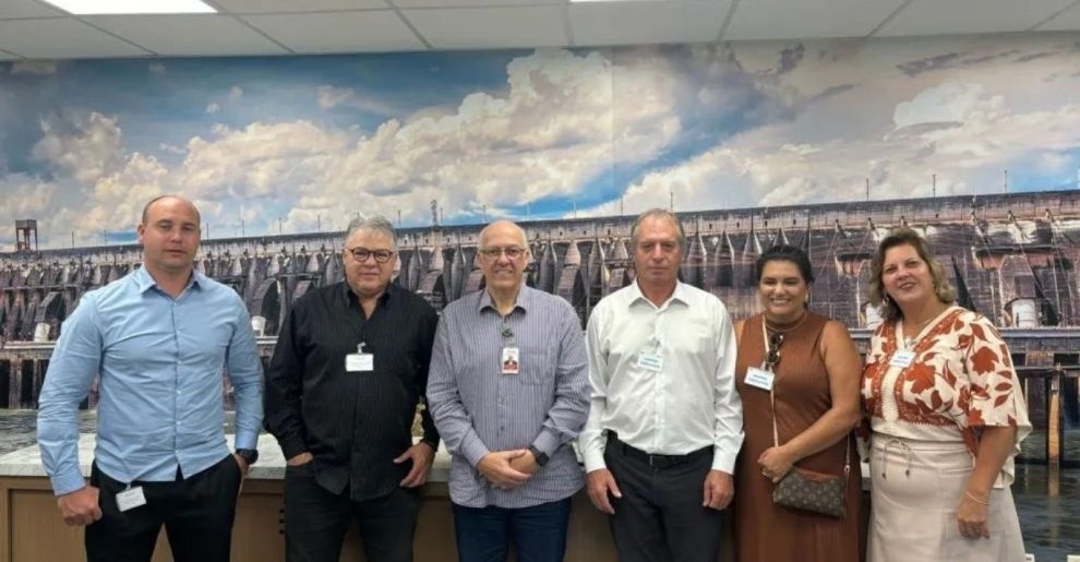 Prefeito de Palmeira garante presença de todos os prefeitos dos Campos Gerais em evento da Itaipu no mês de abril Boca no Trombone Prefeito de Palmeira garante presença de todos os prefeitos dos Campos Gerais em evento da Itaipu no mês de abril