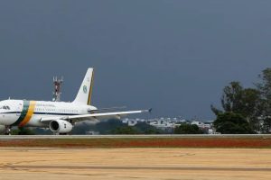 Avião presidencial arremete ao tentar pousar em Sorocaba Boca no Trombone Avião presidencial arremete ao tentar pousar em Sorocaba