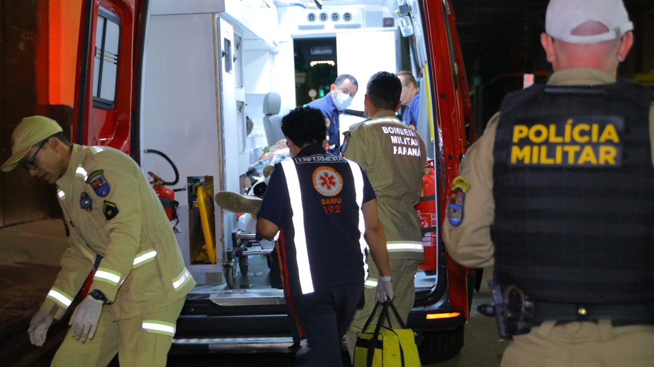 Motociclista sofre fraturas graves em colisão com carro no centro de Ponta Grossa Boca no Trombone Motociclista sofre fraturas graves em colisão com carro no centro de Ponta Grossa