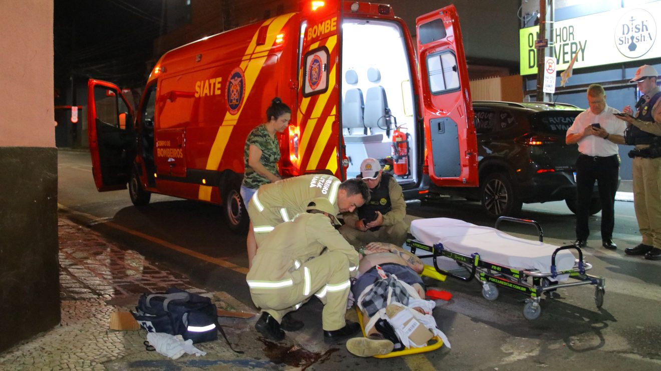 Motociclista sofre fraturas graves em colisão com carro no centro de Ponta Grossa Boca no Trombone Motociclista sofre fraturas graves em colisão com carro no centro de Ponta Grossa