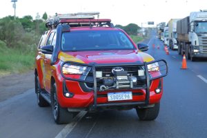 Rapaz se deita no asfalto e mobiliza equipes de resgate em Ponta Grossa Boca no Trombone Rapaz se deita no asfalto e mobiliza equipes de resgate em Ponta Grossa