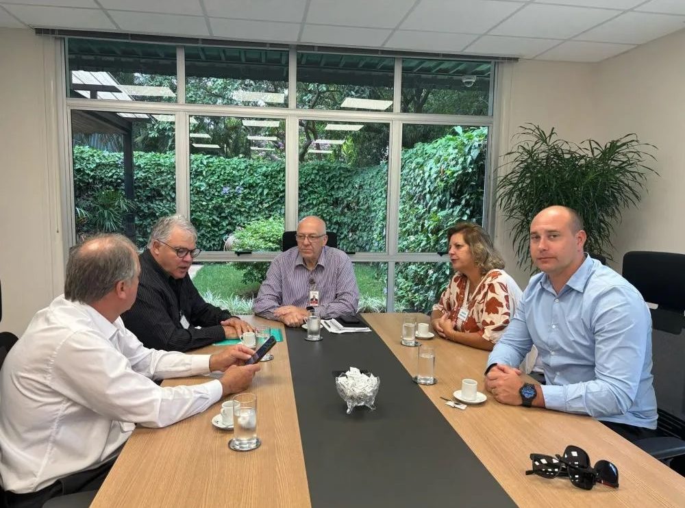 Prefeito de Palmeira garante presença de todos os prefeitos dos Campos Gerais em evento da Itaipu no mês de abril Boca no Trombone Prefeito de Palmeira garante presença de todos os prefeitos dos Campos Gerais em evento da Itaipu no mês de abril