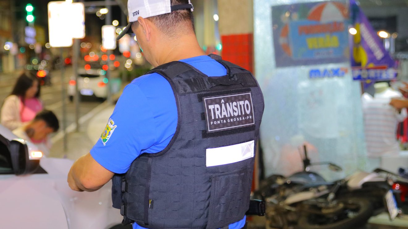 Colisão entre carro e moto na Av. Vicente Machado deixa motociclista ferido em Ponta Grossa Boca no Trombone Colisão entre carro e moto na Av. Vicente Machado deixa motociclista ferido em Ponta Grossa