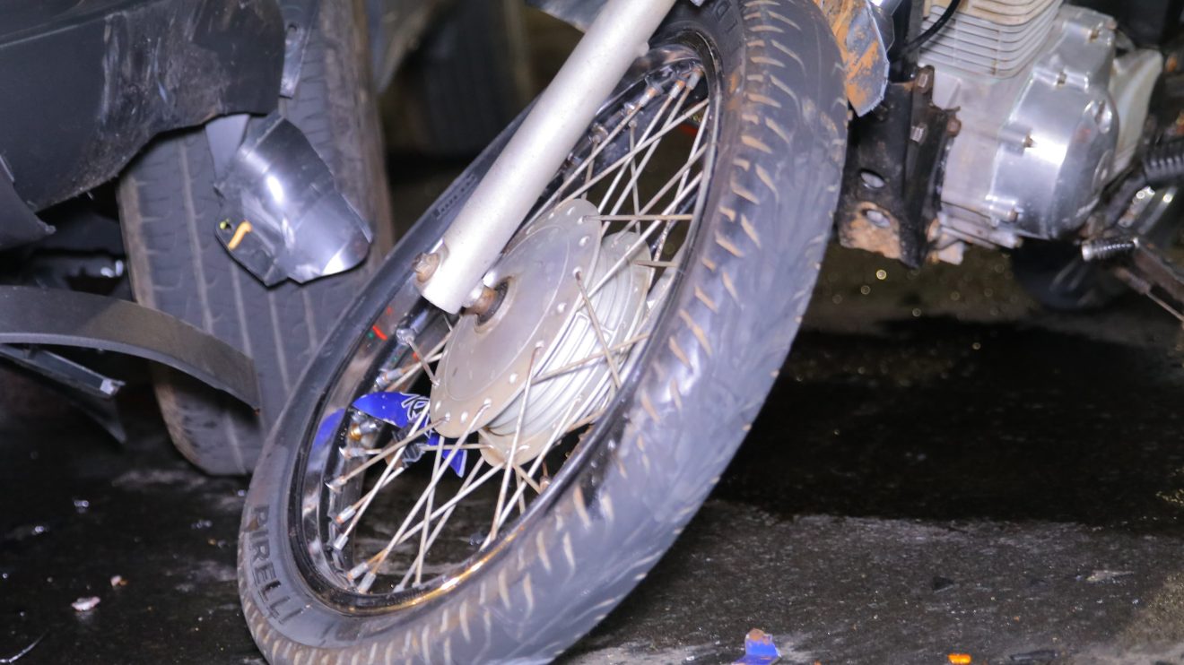 Motociclista é socorrido após acidente na Av. Carlos Cavalcanti em Ponta Grossa Boca no Trombone Motociclista é socorrido após acidente na Av. Carlos Cavalcanti em Ponta Grossa