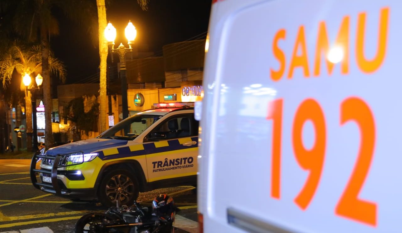 Colisão entre motos em frente ao hospital Santa Casa deixa motoboy ferido em Ponta Grossa Boca no Trombone Colisão entre motos em frente ao hospital Santa Casa deixa motoboy ferido em Ponta Grossa