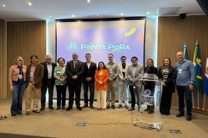 Paraná, Mato Grosso do Sul e autoridades paraguaias discutem criação de rede transfronteiriça de monitoramento para fortalecer resposta a emergências sanitárias Boca no Trombone Paraná, Mato Grosso do Sul e autoridades paraguaias discutem criação de rede transfronteiriça de monitoramento para fortalecer resposta a emergências sanitárias