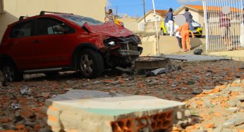 Condutor com sinais de embriaguez perde controle e colide contra muro de residência no Santa Paula