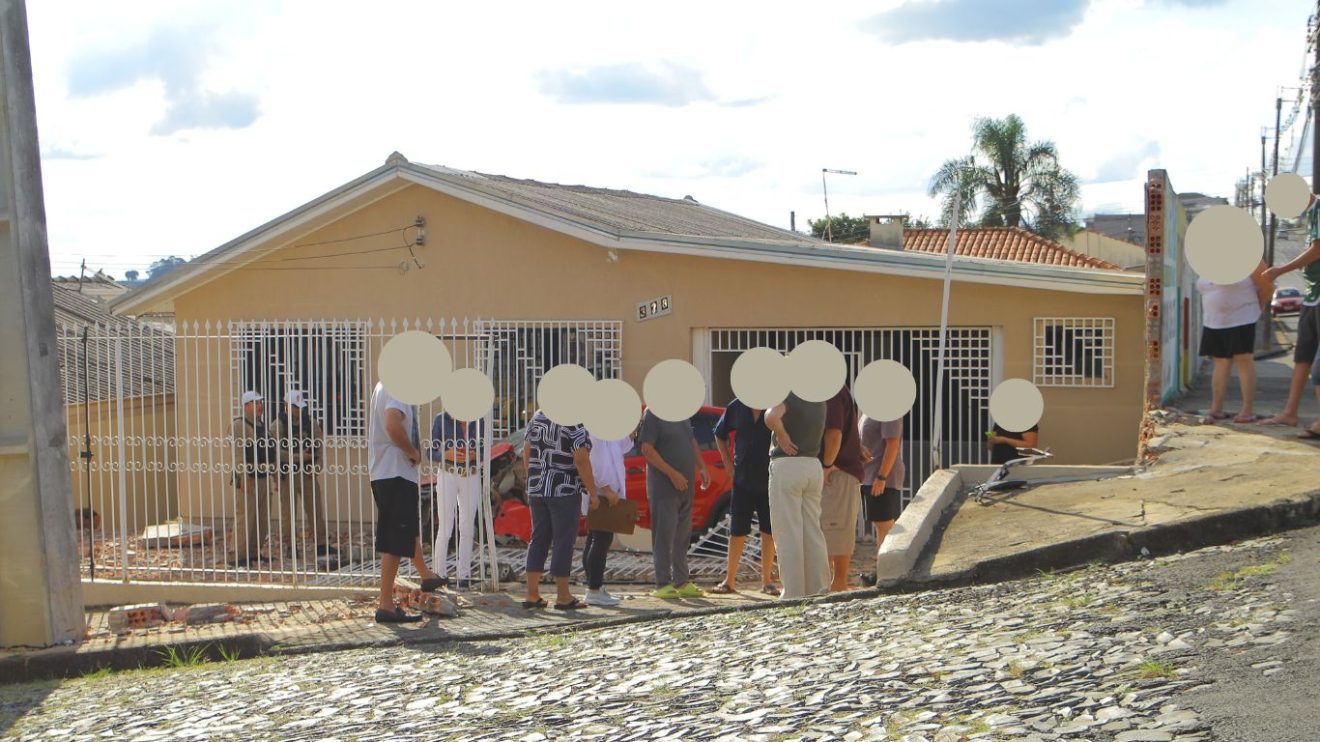 Condutor embriagado colide contra muro de residência 06 Boca no Trombone Condutor embriagado colide contra muro de residência 06