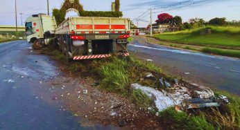 Motorista dorme e bate caminhão em rodovia de PG