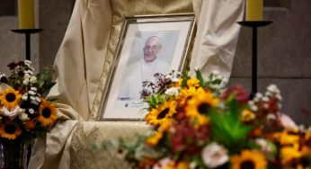 Vaticano confirma morte do papa por AVC e colapso cardiovascular