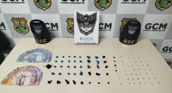 Traficante é preso em bar de PG; 90 pedras de crack encontradas