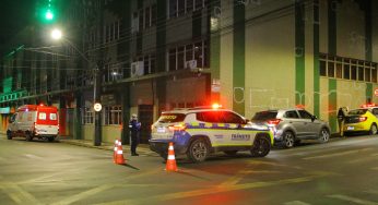 Acidente deixa ciclista de 18 anos ferido no centro de Ponta Grossa
