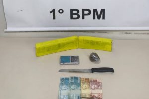 Casal é preso por tráfico com mais de 1 kg de maconha em Ponta Grossa Boca no Trombone Casal é preso por tráfico com mais de 1 kg de maconha em Ponta Grossa