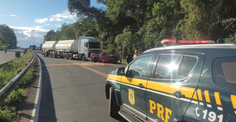 Colisão frontal na BR-376 em Tibagi mata motorista e mobiliza resgate aéreo Boca no Trombone Colisão frontal na BR-376 em Tibagi mata motorista e mobiliza resgate aéreo
