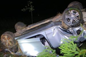 Motorista capota carro na BR-376 em Ponta Grossa e é levado à UPA Boca no Trombone Motorista capota carro na BR-376 em Ponta Grossa e é levado à UPA