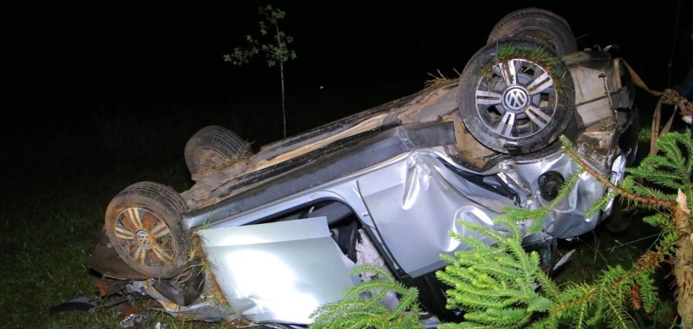 Motorista capota carro na BR-376 em Ponta Grossa e é levado à UPA Boca no Trombone Motorista capota carro na BR-376 em Ponta Grossa e é levado à UPA
