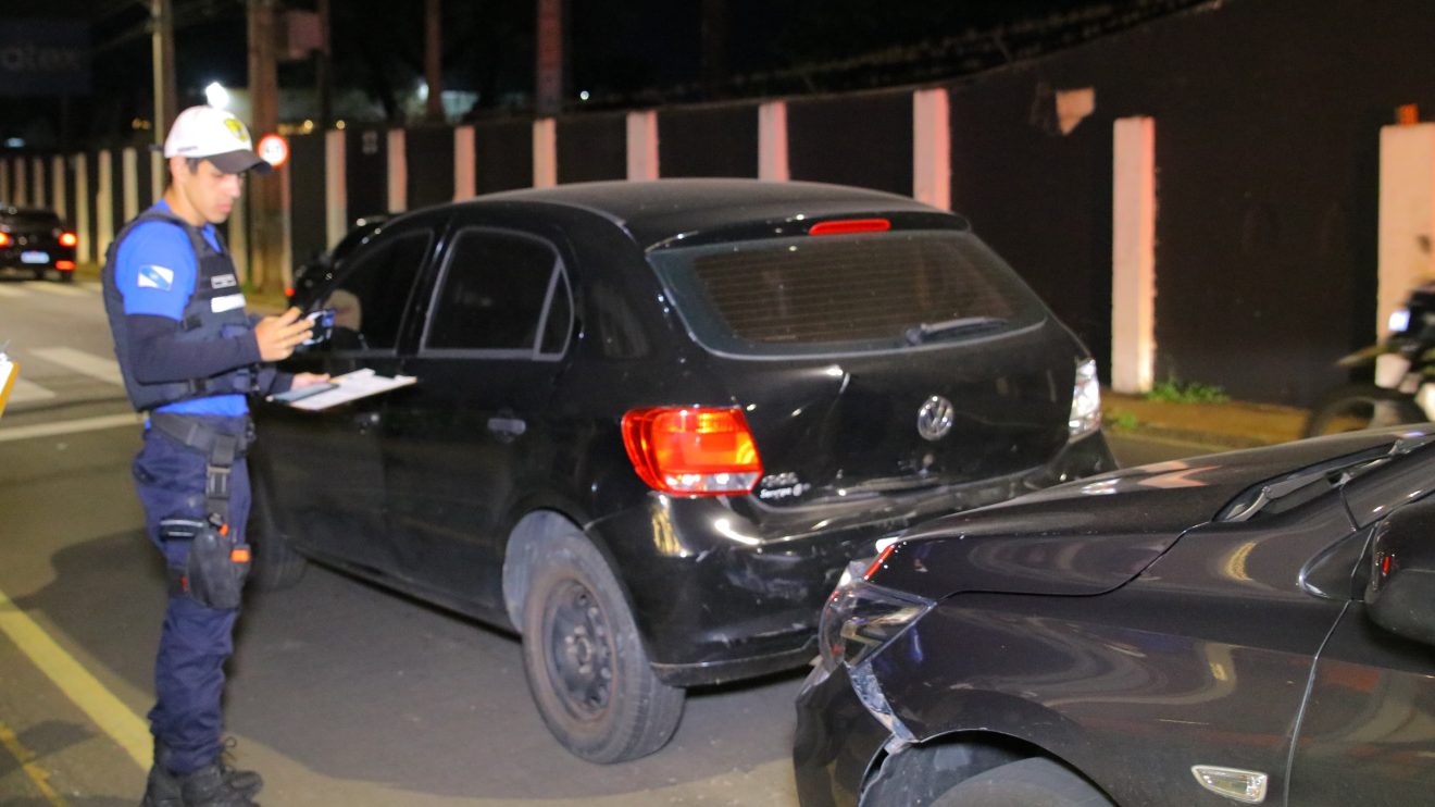 Engavetamento com três veículos mobiliza socorristas em Ponta Grossa Boca no Trombone Engavetamento com três veículos mobiliza socorristas em Ponta Grossa